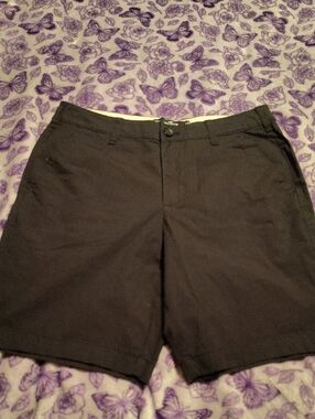 Hollister Men's Black Flat-Front Casual Shorts